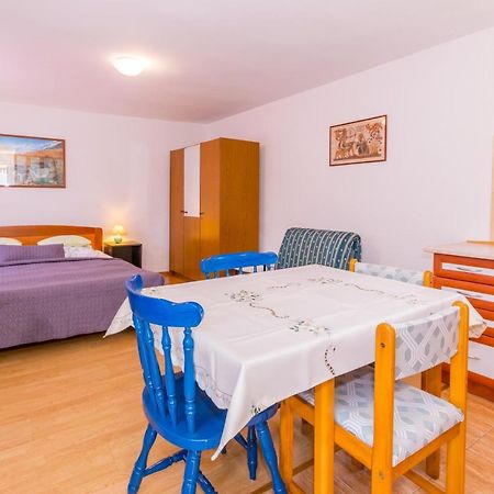 פרמנטורה Cozy Apartments Emina Near The Sea מראה חיצוני תמונה